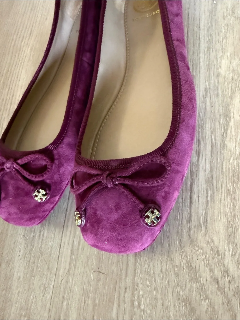 Tory Burch Burgundy Suede Ballet Flats Gold Logo Bow Slip On Shoes Women’s 6.5